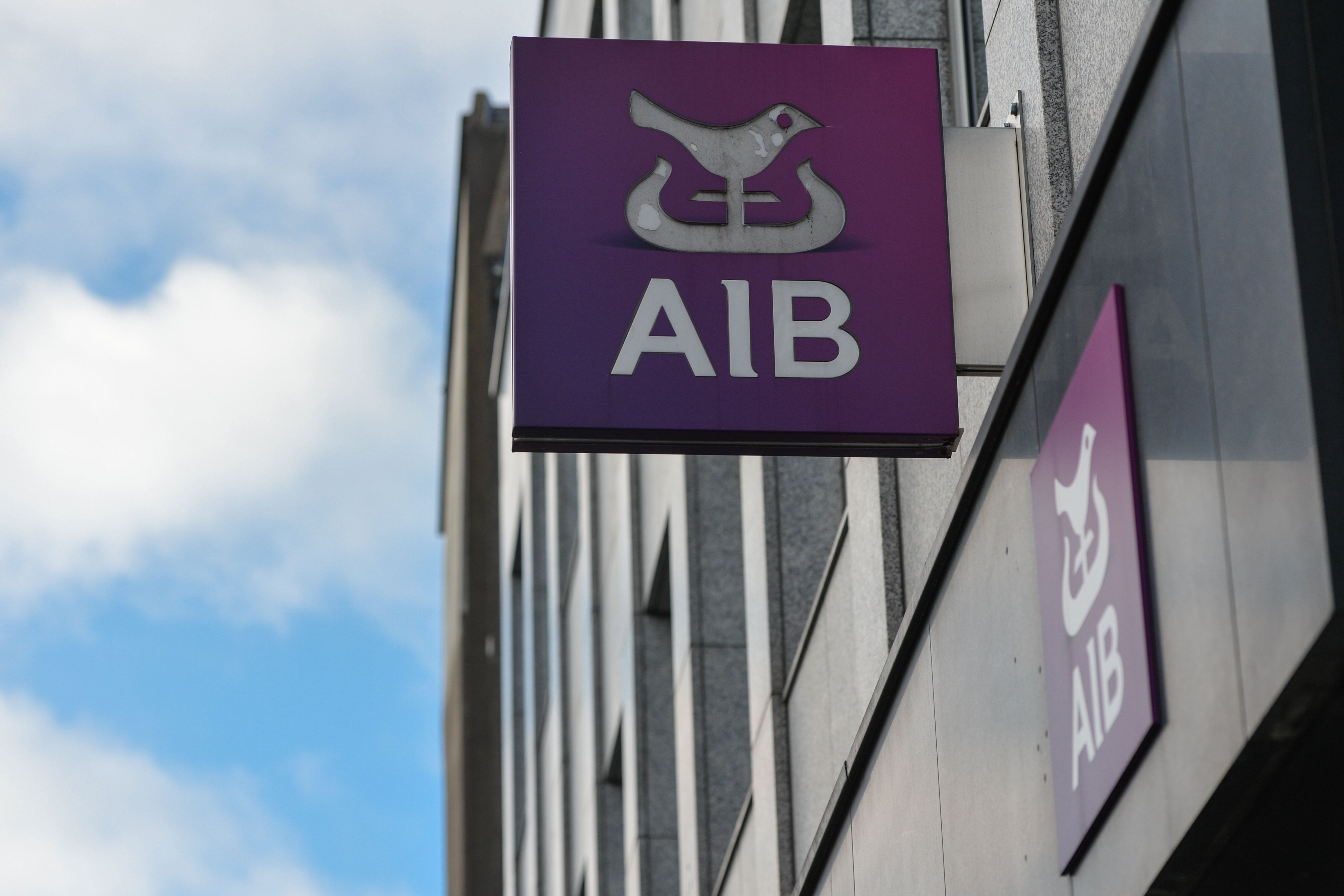 AIB reporte l’augmentation des intérêts sur les prêts hypothécaires qu’elle a achetés à l’Ulster Bank après une erreur de paiement