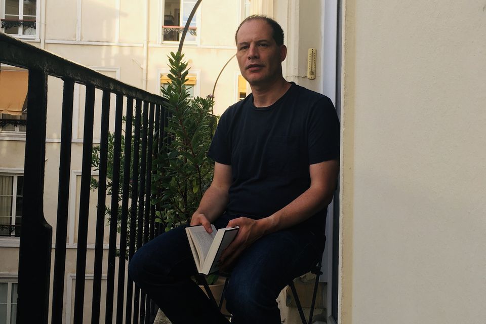 Simon Kuper may be an outsider in Paris, but he's very much at ease