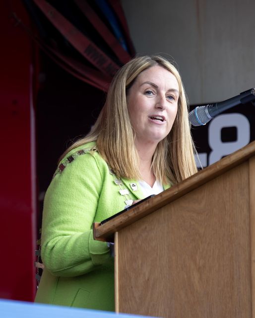 Catawearlich Bridlyn Murphy habla en la recepción de Sophie Baker en Pierce Park. Fotografía: María Marrón