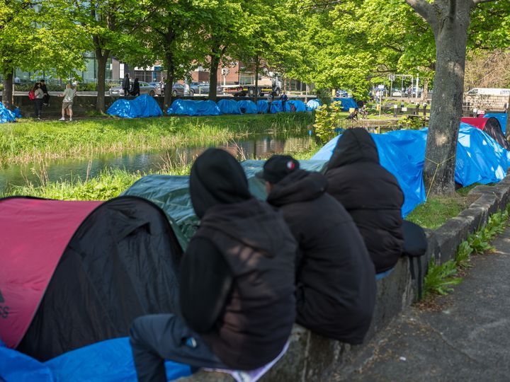 Asylum-seekers offered extra money to leave tented accommodation amid shortage