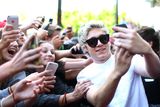 thumbnail: Niall Horan poses with fans at the 28th Annual ARIA Awards 2014 at the Star on November 26, 2014 in Sydney