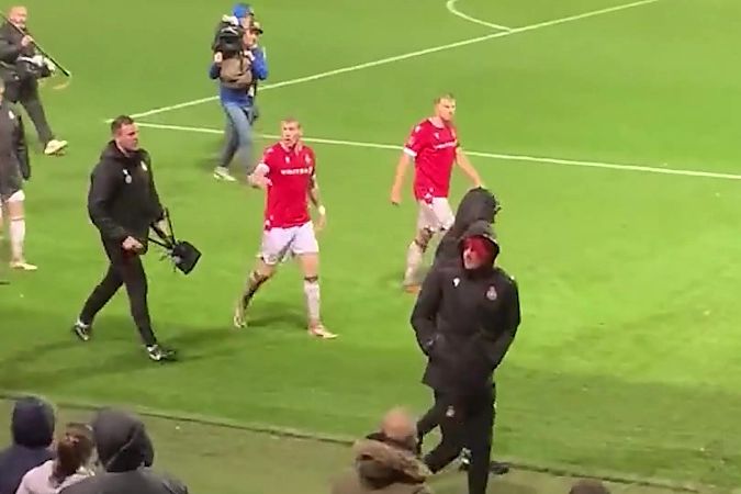 James McClean confronted by Mansfield fans following Wrexham's away win in  FA Cup | Independent.ie