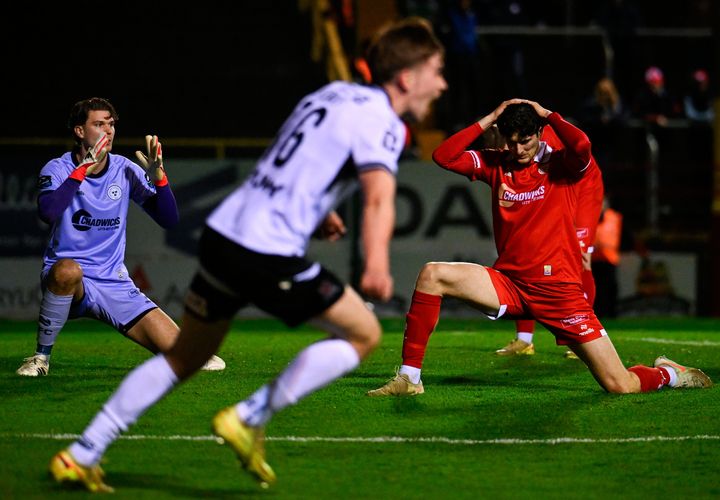 Zeno Ibsen Rossi nets at both ends as Dundalk down Shels after ding-dong five-goal thriller