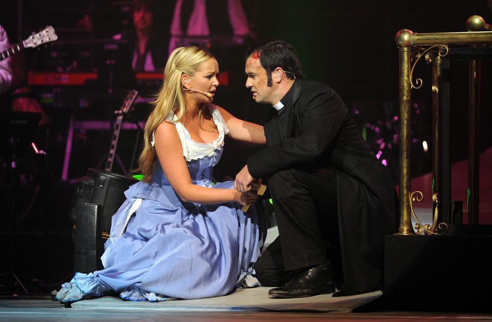 Jennifer Ellison and Shannon Noll during a dress rehearsal of War Of The Worlds at Elstree Studios (Zak Hussein/PA Photos)