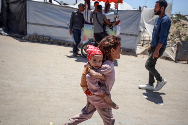 29 children and elderly have starved to death in Gaza in recent days and thousands more are at risk, health minister warns