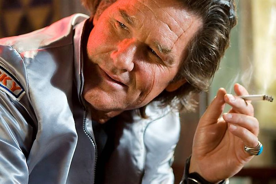 does kurt russell smoke cigarettes Temp Head Death Proof