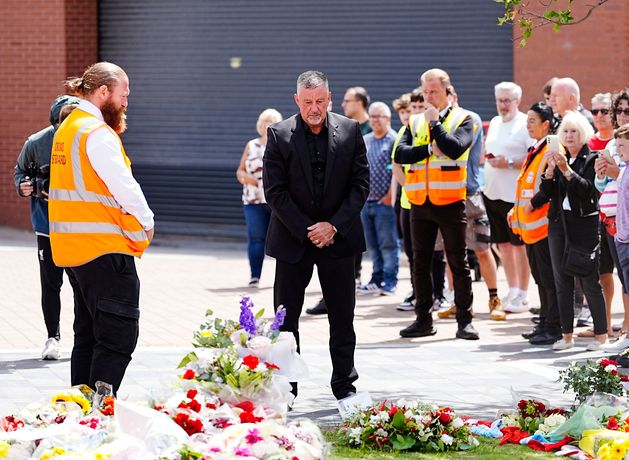 John Aldridge pays tribute to Diogo Jota at Anfield after Liverpool’s star tragic death