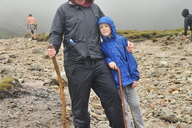 What to wear when hiking in the rain