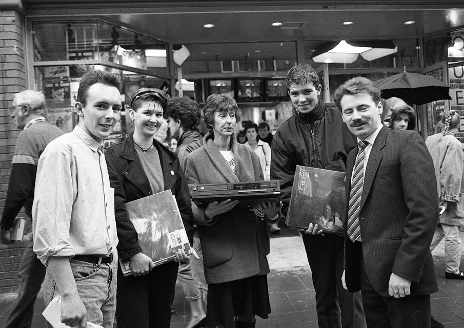 Evening Herald winners with HMV Henry Street manager, December 1986