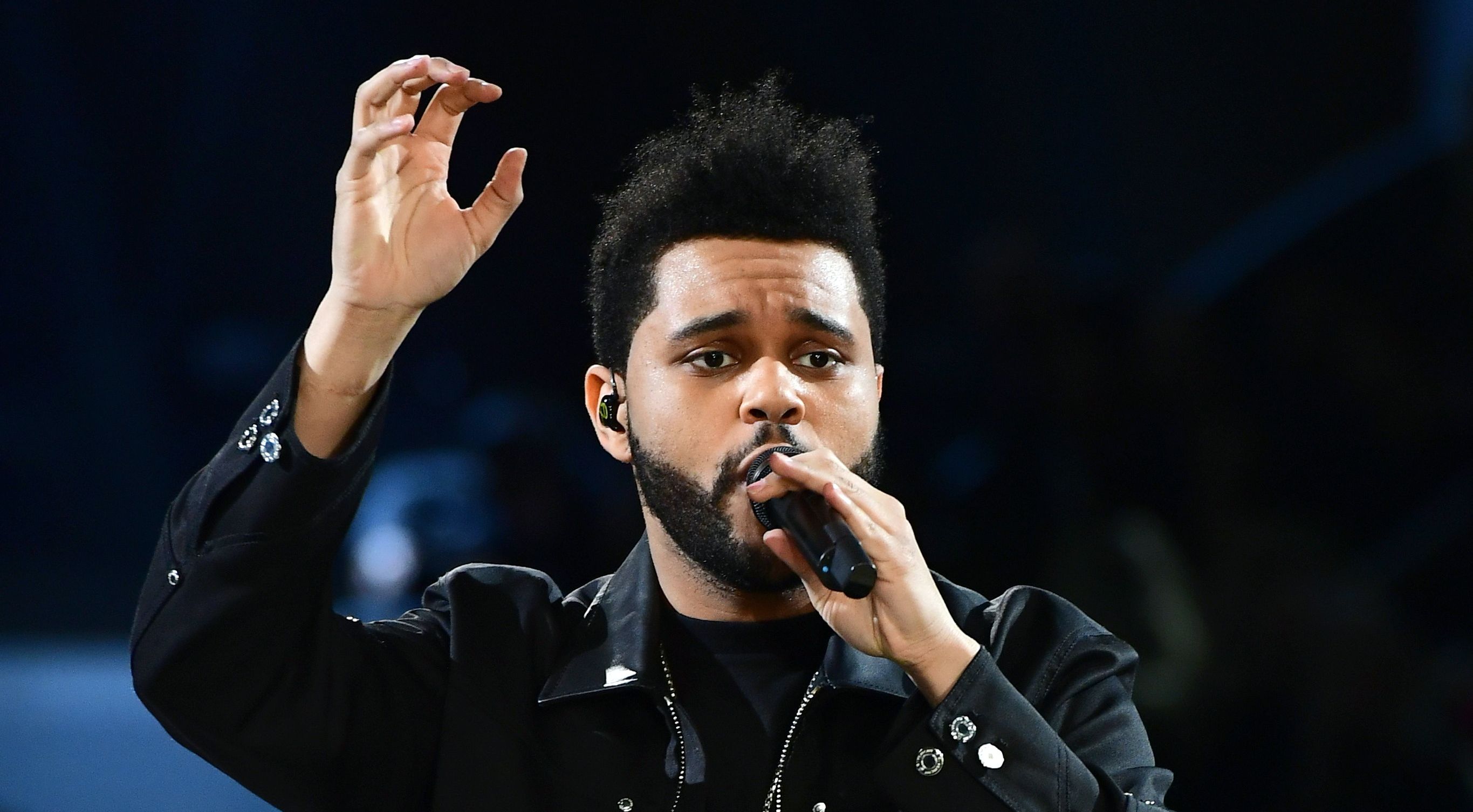 The Weeknd delivers spectacular Super Bowl half-time show but some fans  'can't hear him' - Irish Mirror Online