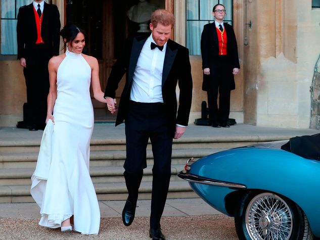 Meghan Markle changes into bespoke Stella McCartney gown as she and Prince Harry drive off to VIP reception in Jaguar Irish Independent