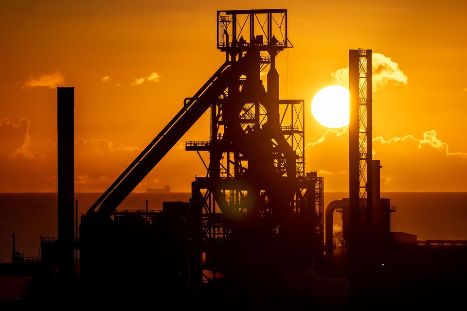 The Indian steel company Tata Steel plans to cut 2,800 jobs