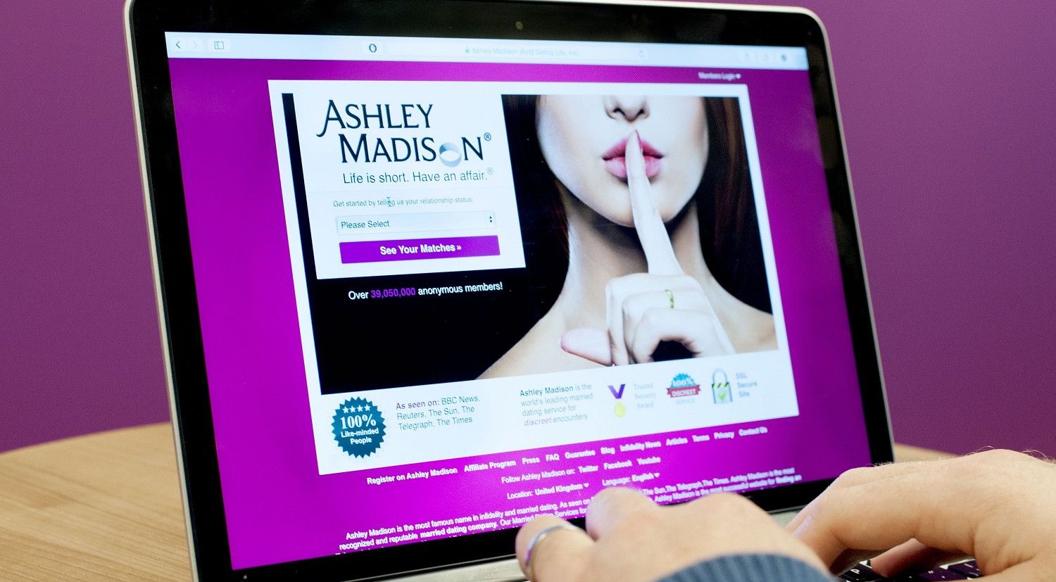 Ashley Madison CEO Resigns in Wake of Hack, News of Affairs