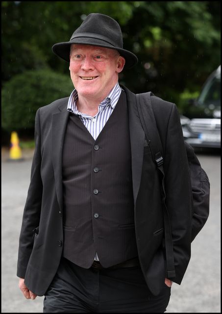 El ex político del Fianna Fáil, Conor Lenihan, en la Iglesia del Sagrado Corazón para el funeral de Tony O'Reilly.  Foto: Steve Humphreys