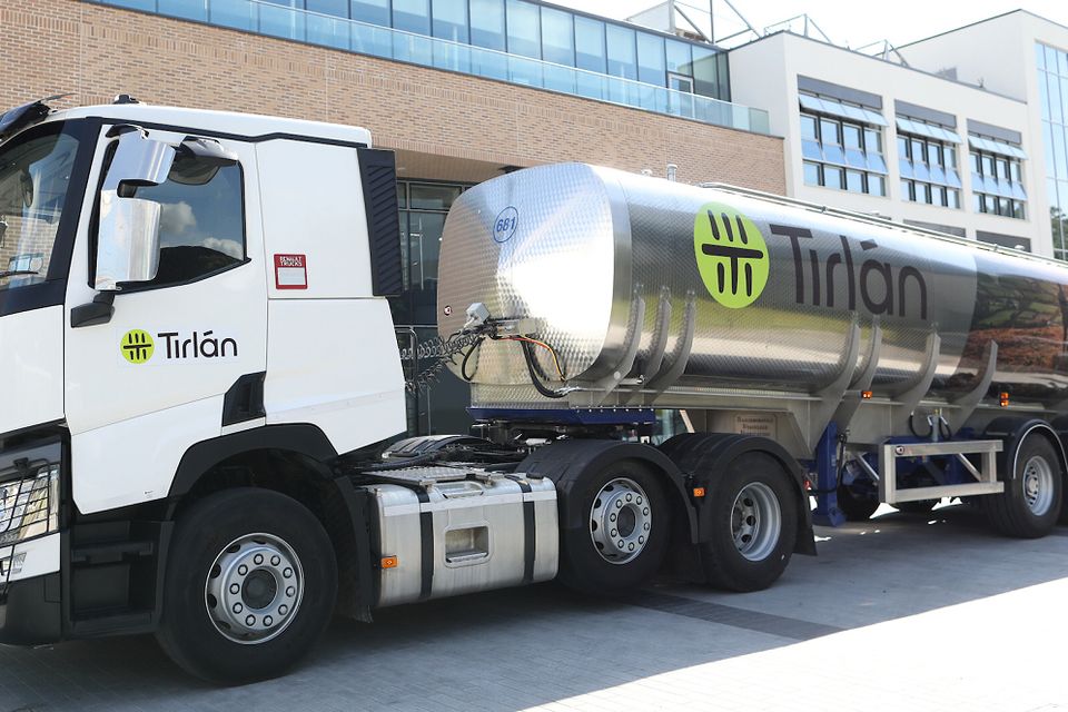 Tirlán milk lorry.