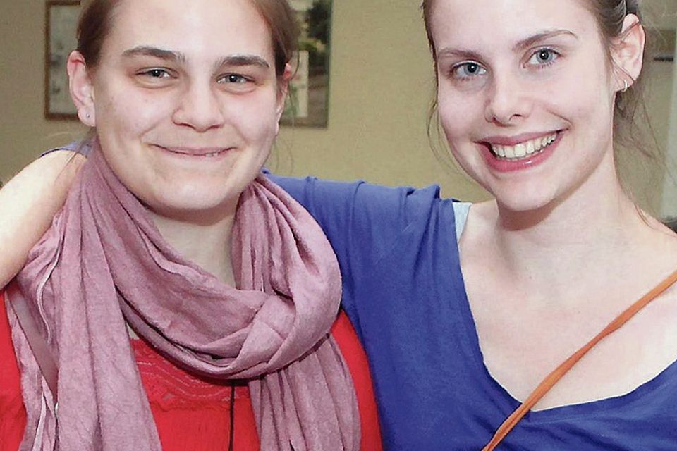 Austrian students Maria Theresia Tirefuy and Mareu Galler, who were at the opening of the summer school.