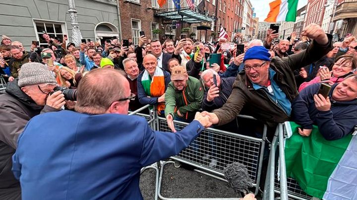 Mary Regan: Scribbled notes were first the Government knew of Michael Healy-Rae’s intention to walk