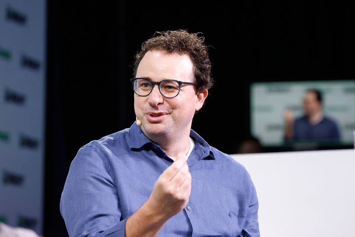 Adrian Weckler: Claude cleans up, while OpenAI and Elon Musk do battle in the courtroom