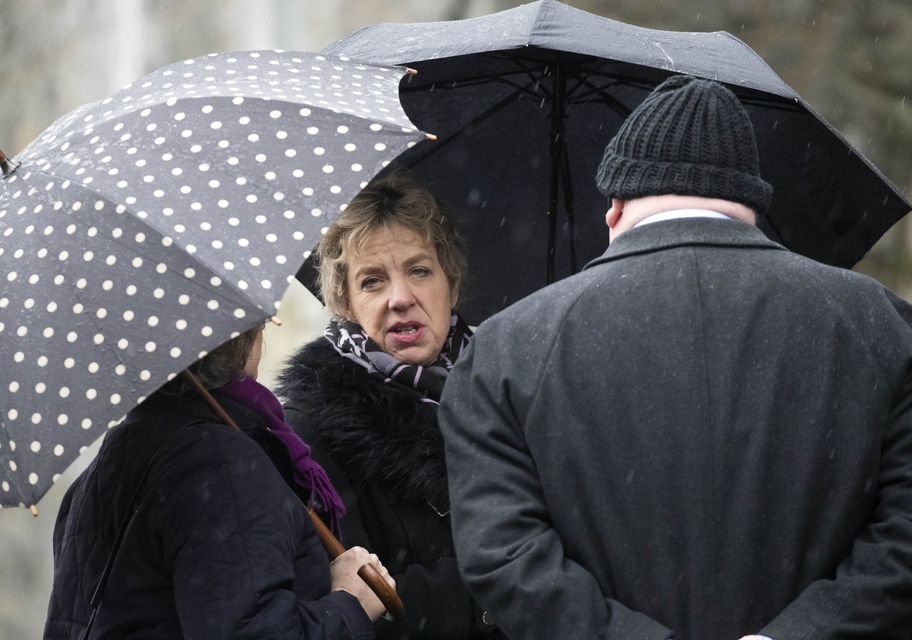 Una foto de la líder laborista Ivana Bacic esta tarde en el funeral de John Horgan.  Fotografía: Colin Keegan/Collins Dublín