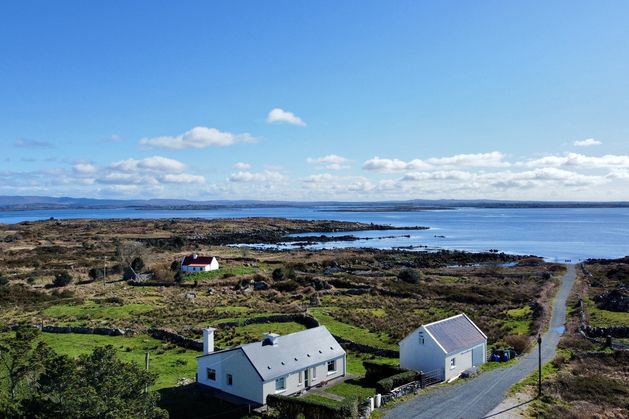 €495,000 sought for 18ac Connemara hobby farm with modernised house and shore frontage