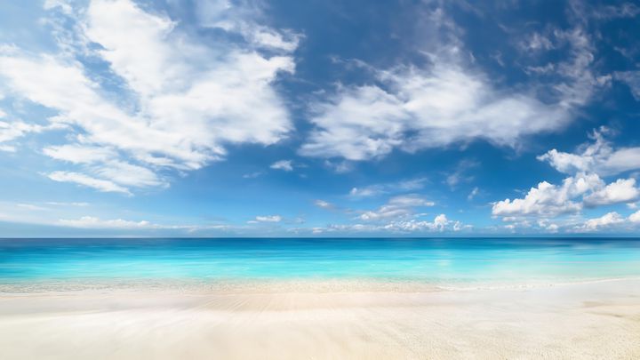 Irish holidaymakers heading to European hotspots warned of ‘mild increase’ in Covid