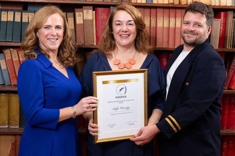 Aoife Carrigy (Centre) at the Irish Food Writing Awards