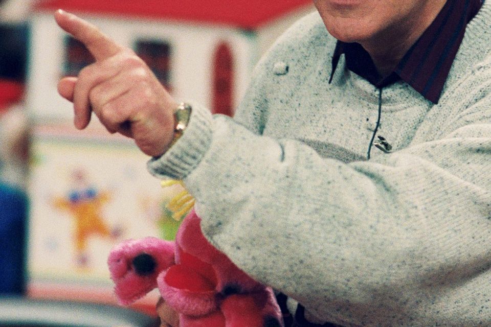 Gay Byrne presents 'The Late Late' toy show (1989)