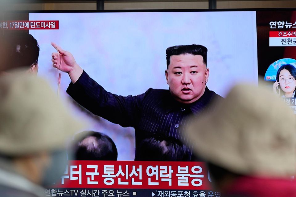 A news report about North Korea's missile launch appears on a television at Seoul Railway Station, South Korea. Photo: AP Photo/Lee Jin-man