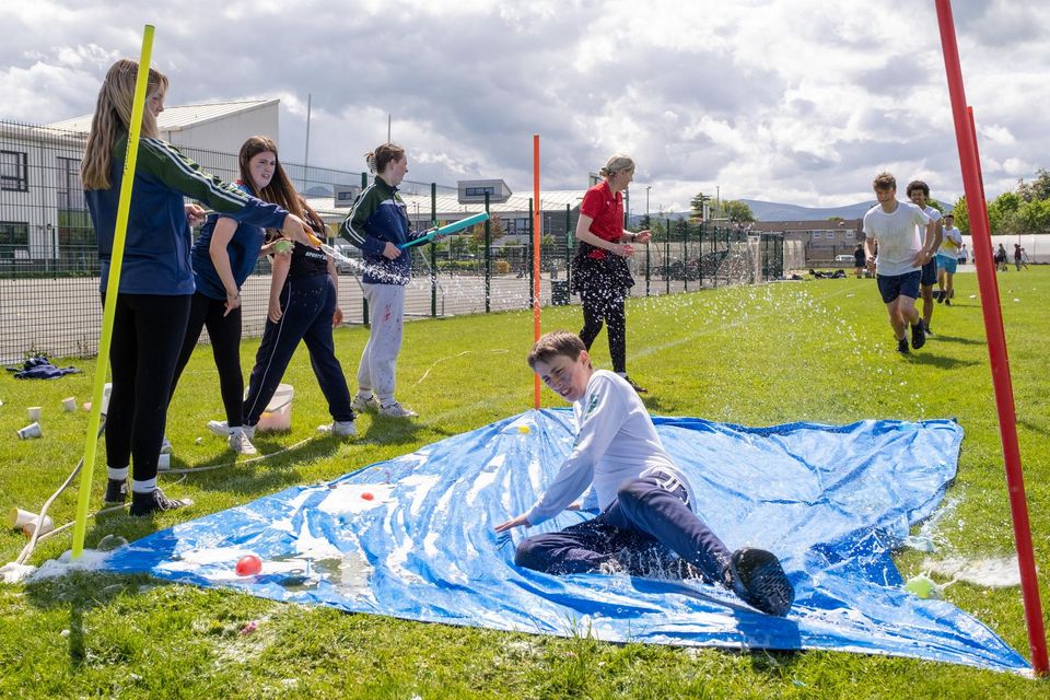 Jack Aaron on the obstacle course at the Coláiste Ráithín 4th Year Fundraiser for Bray Lakers. Photo: Leigh Anderson.