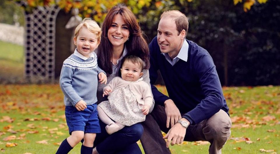 25. Kate Middleton, Prince William, Prince George and Princess Charlotte in their 2015 Christmas card.