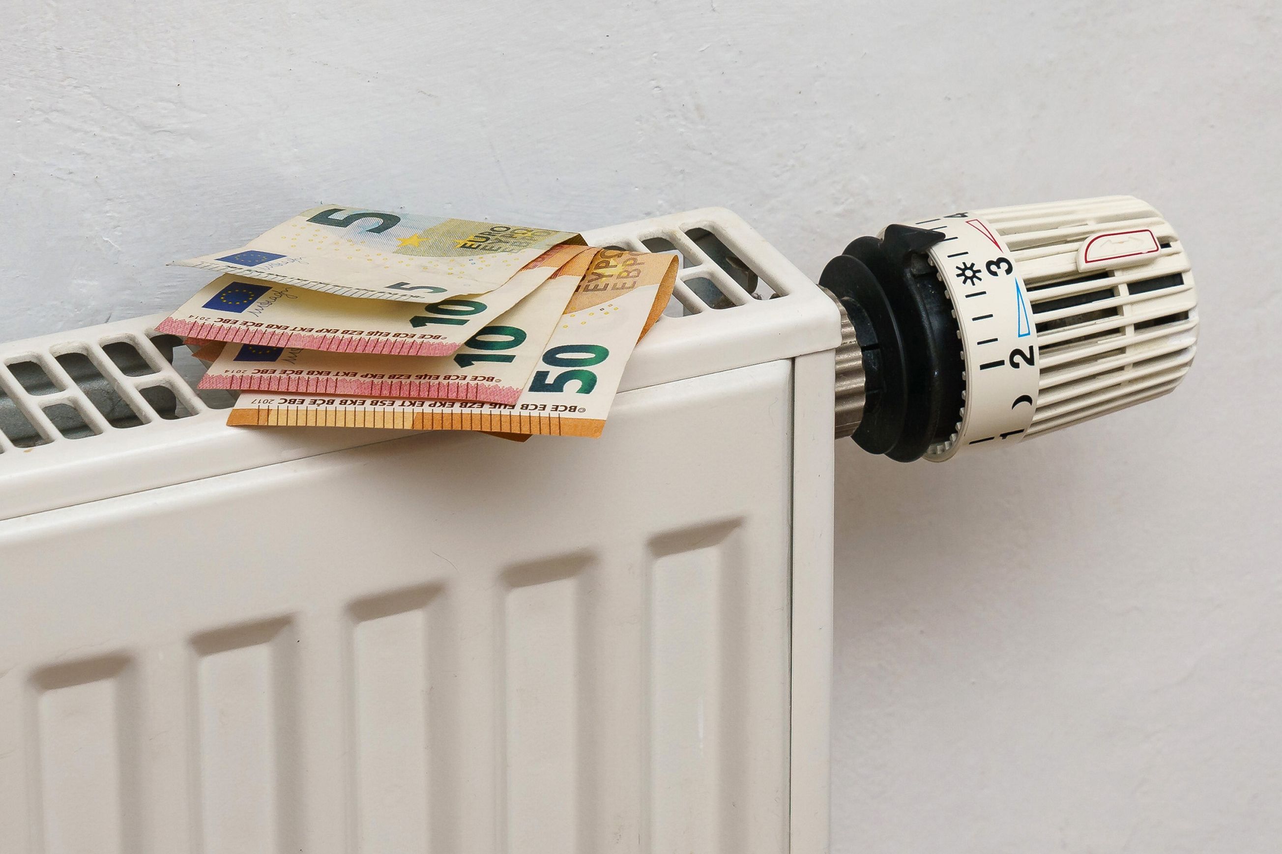 Cost of full tank of home-heating oil has jumped to more than €1,000 |  Independent.ie