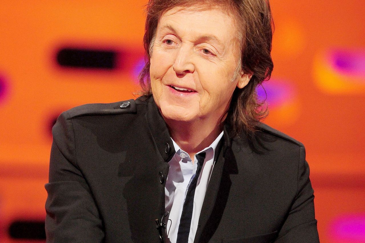 Paul McCartney Reunited With Lost Bass Guitar After More Than 50 Years ...