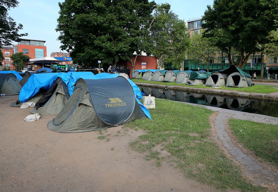 Dublin s tent city 55 asylum seekers set up camp along Grand Canal hours after tent clearance Irish Independent
