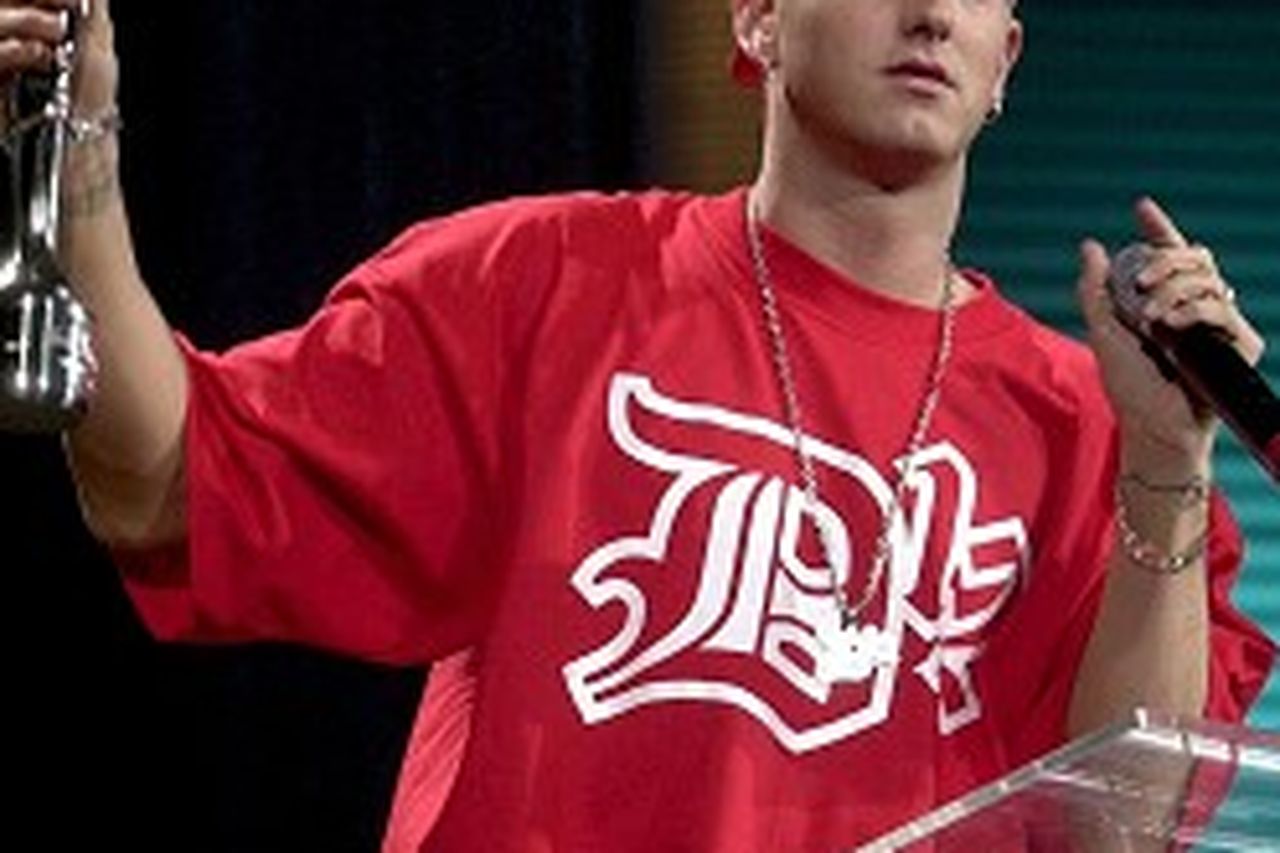 Eminem: 'Rap God' & 'Berzerk' at MTV EMA 2013 (Video): Photo