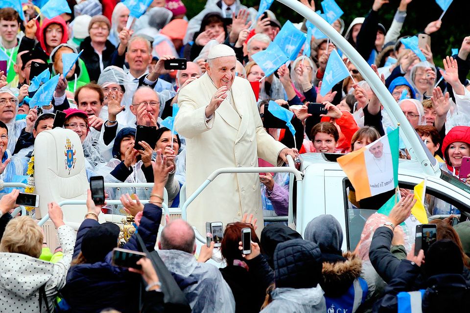 Pope Francis greets pilgrims as he arrives at Knock Shrine.
Pic Steve Humphreys
26th August 2018