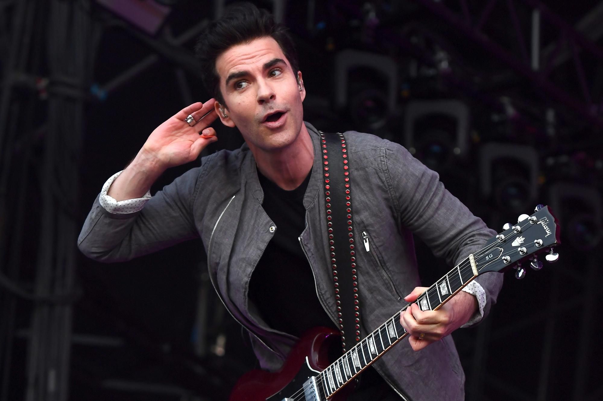 Kelly Jones, lead singer of Stereophonics, believes only a small number of vocalists can truly emotionally captivate their audience.