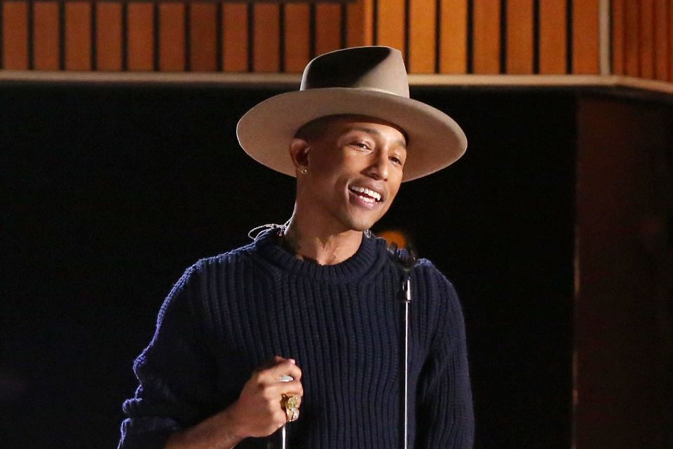 Pharrell Williams' Grammys hat sells for £26,000 - BBC News