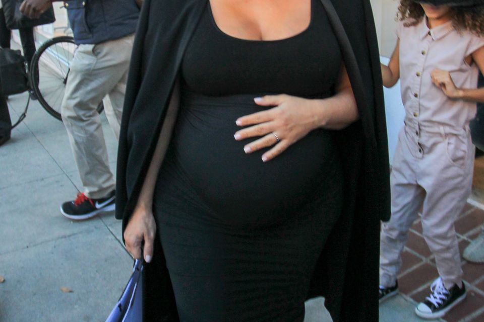 Kim Kardashian defies maternity style (again) with skintight black