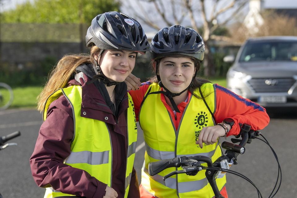 Noelia Cordes and Claudia Bergillos were ready for road at the weekend as they prepared to take part in the Fenit Coastal Cycle.