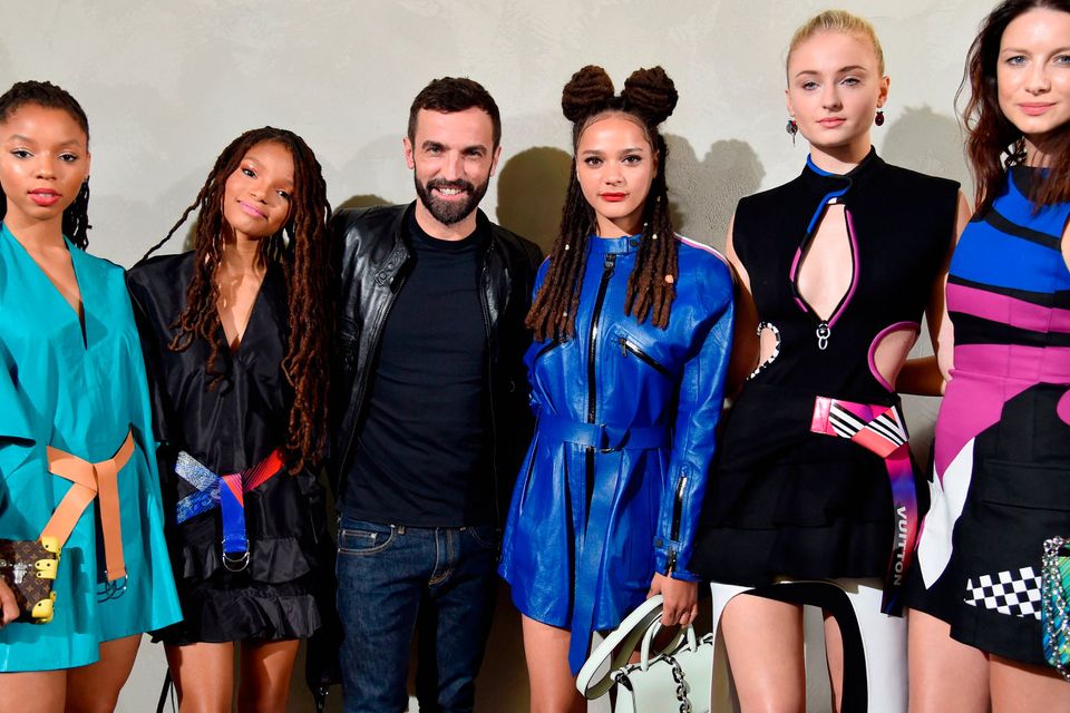 nicolas-ghesquiere-with-adele-exarchopoulos -alicia-vikander-lea-seydoux-michelle-williams-jennifer-connelly-and-miranda-kerr-backstage-at-the- louis-vuitton-spring-summer-2017-fashion 