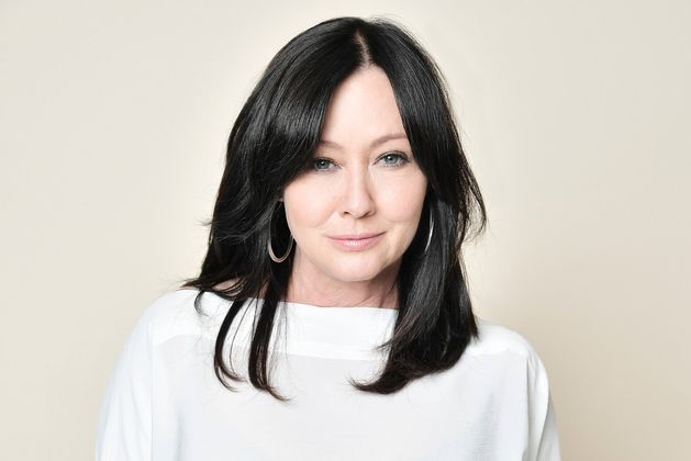 ‘Beverly Hills 90210’ and ‘Heathers’ actress Shannen Doherty, who detailed her struggles against breast cancer, dies at the age of 53