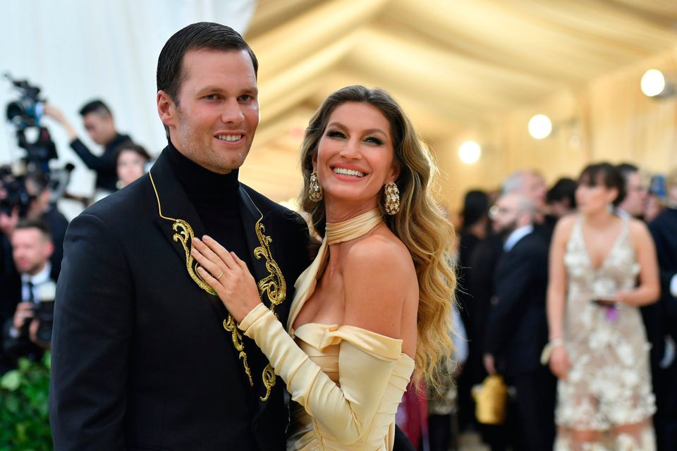 Twitter Is Begging Gisele Bündchen To Stay With Tom Brady & She Wants Him  'To Be More Present' - Narcity