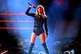 thumbnail: Taylor Swift on stage