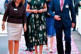 thumbnail: Britain's Catherine, Duchess of Cambridge (C), talks with Royal Horticultural Society (RHS) judge Mark Fane (R) as she arrives at the Chelsea Flower Show in London on May 22, 2017