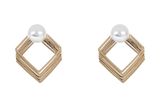 thumbnail: Pearl earrings, €9.90 at Accessorize