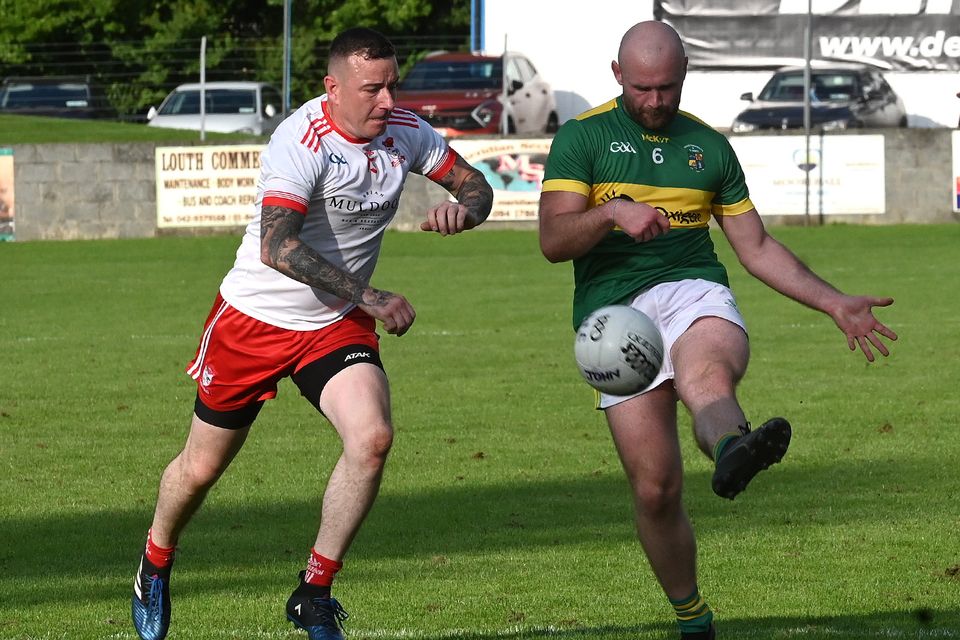 Four goal Naomh Fionnbarra condemn John Mitchel s to defeat in