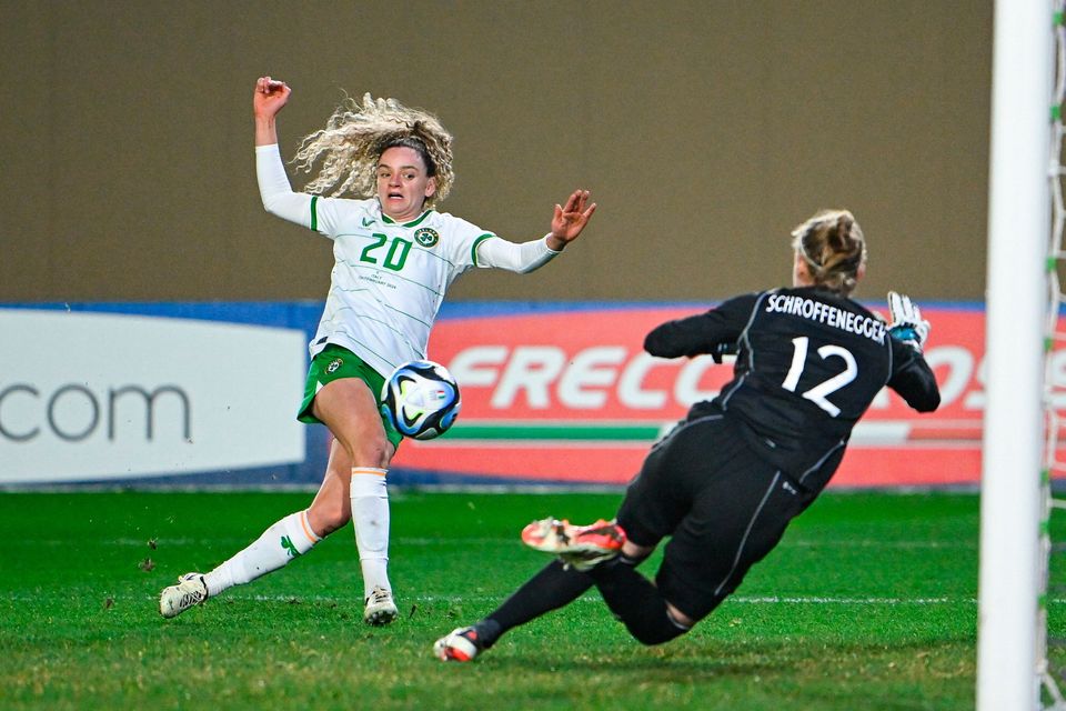 Leanne Kiernan and Amber Barrett start as Ireland team named for