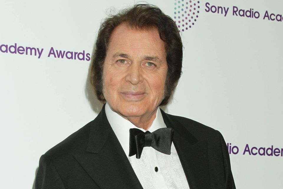 Engelbert Humperdinck says he almost cancelled UK tour following wife's death | Irish Independent