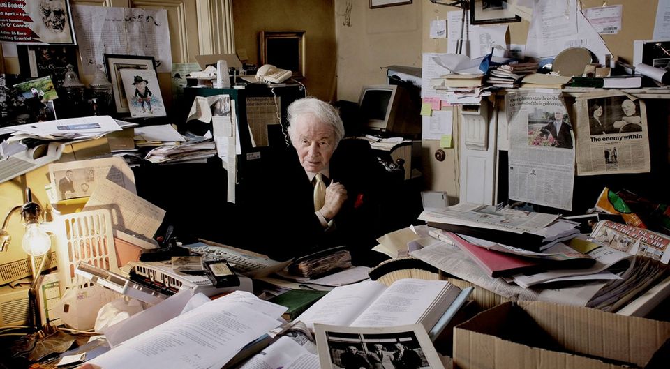 Man of letters: Ulick O’Connor at his home in Rathgar in 2008. Photo: David Conachy