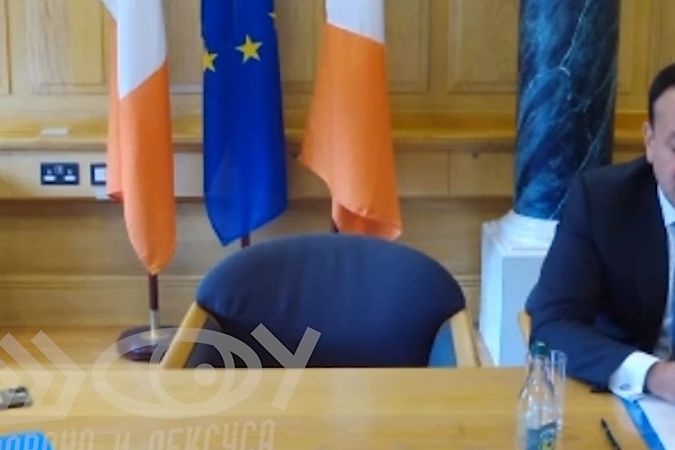 Le Taoiseach Leo Varadkar a « truqué » un appel téléphonique à des comédiens russes après avoir été suspect